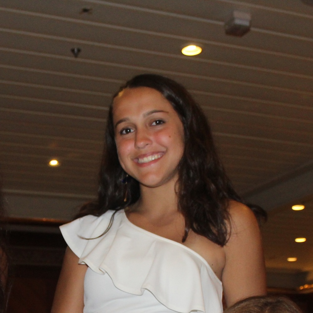 Meet your Posher, Beatriz